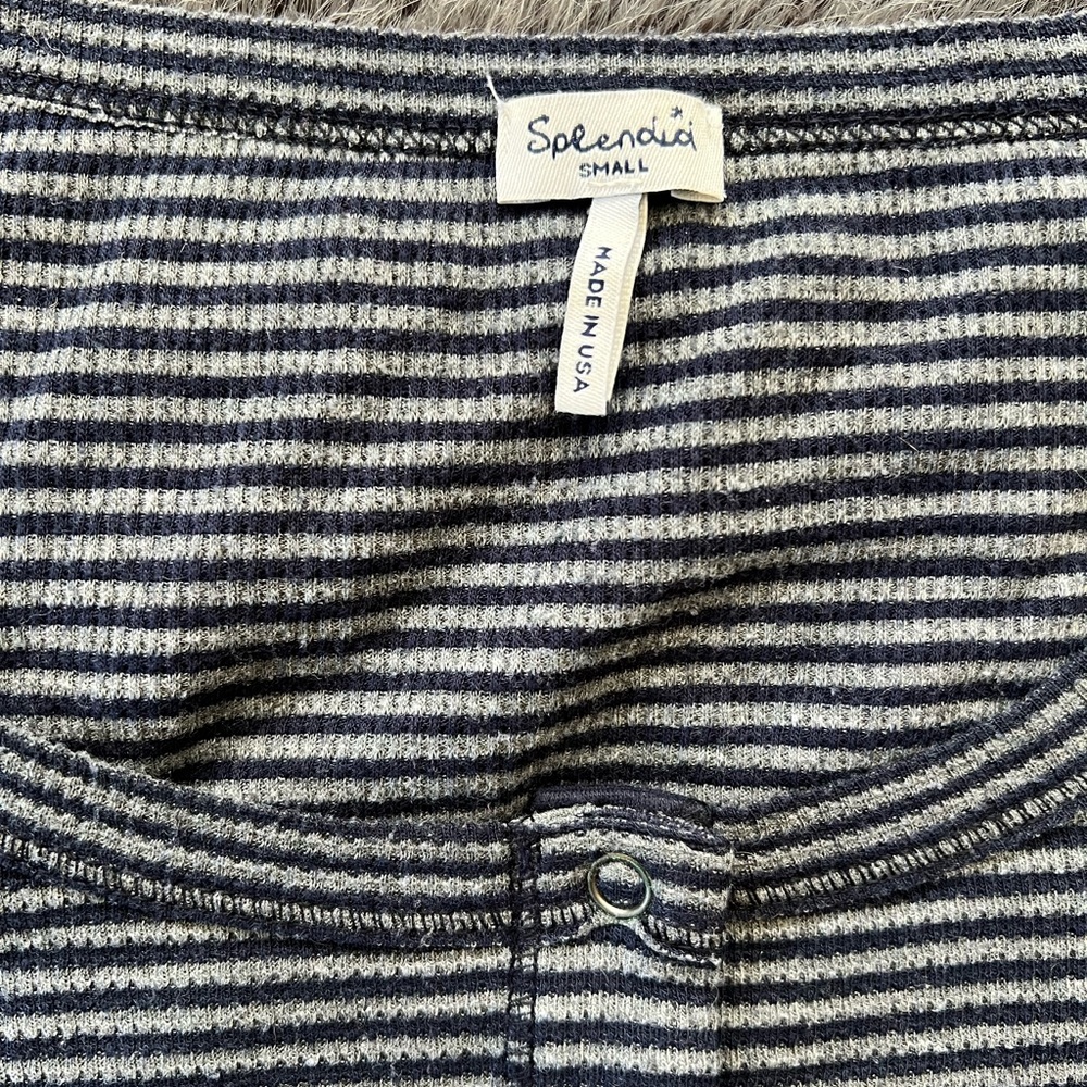 Splendid Striped Henley

Grey + navy waffle fabric with snaps - Picture 2 of 4